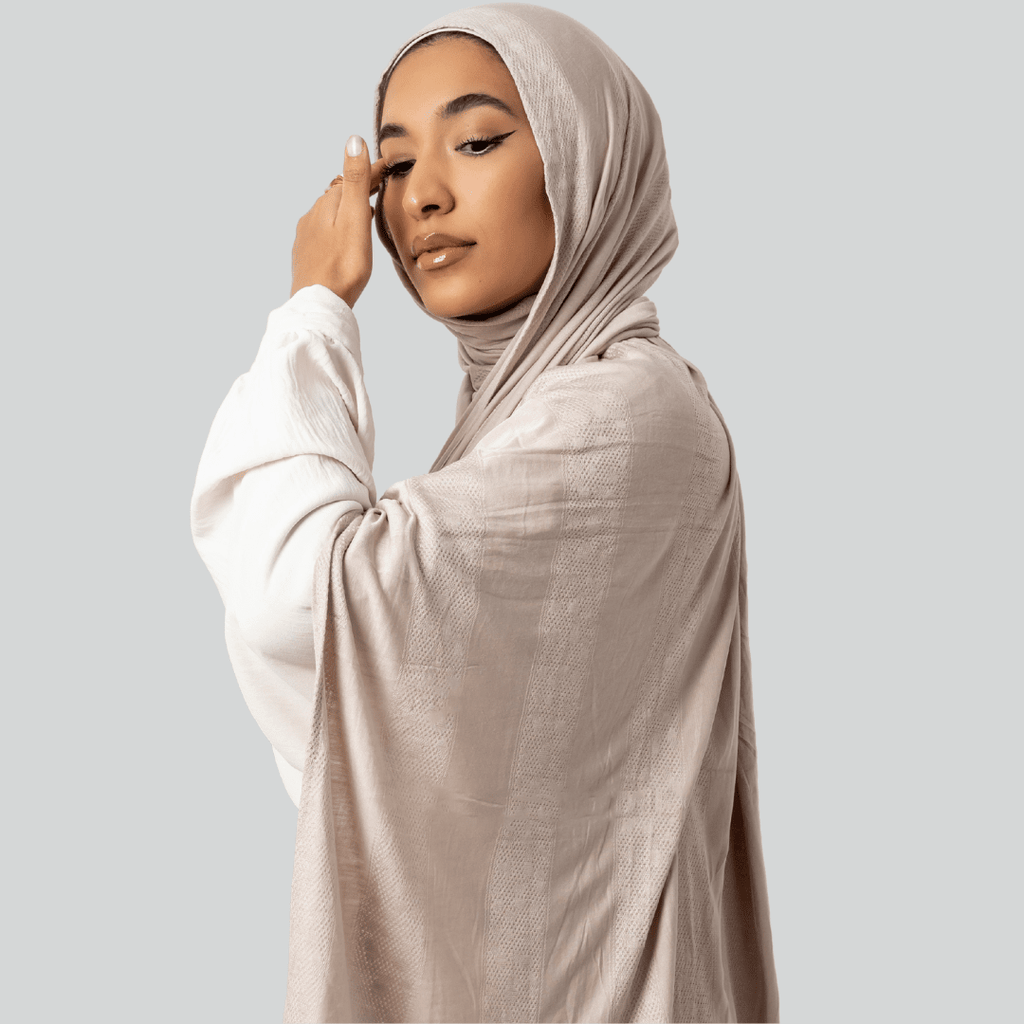 وشاح قطني مطاطي منقط