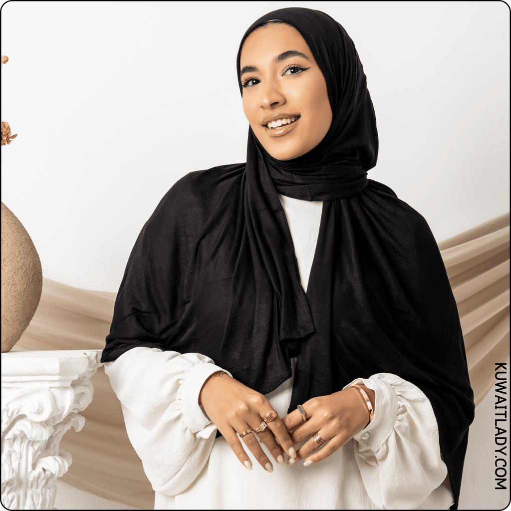 وشاح قطني مطاطي منقط