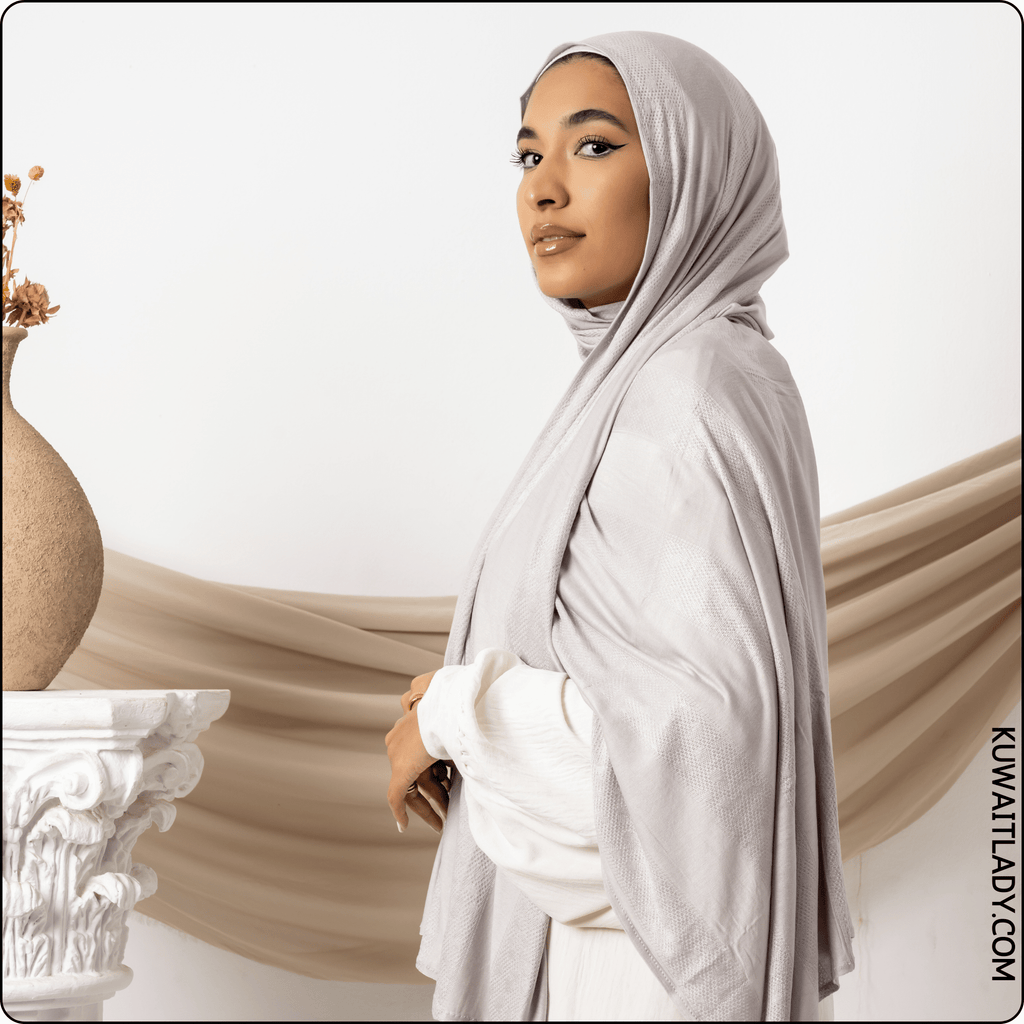 وشاح قطني مطاطي منقط