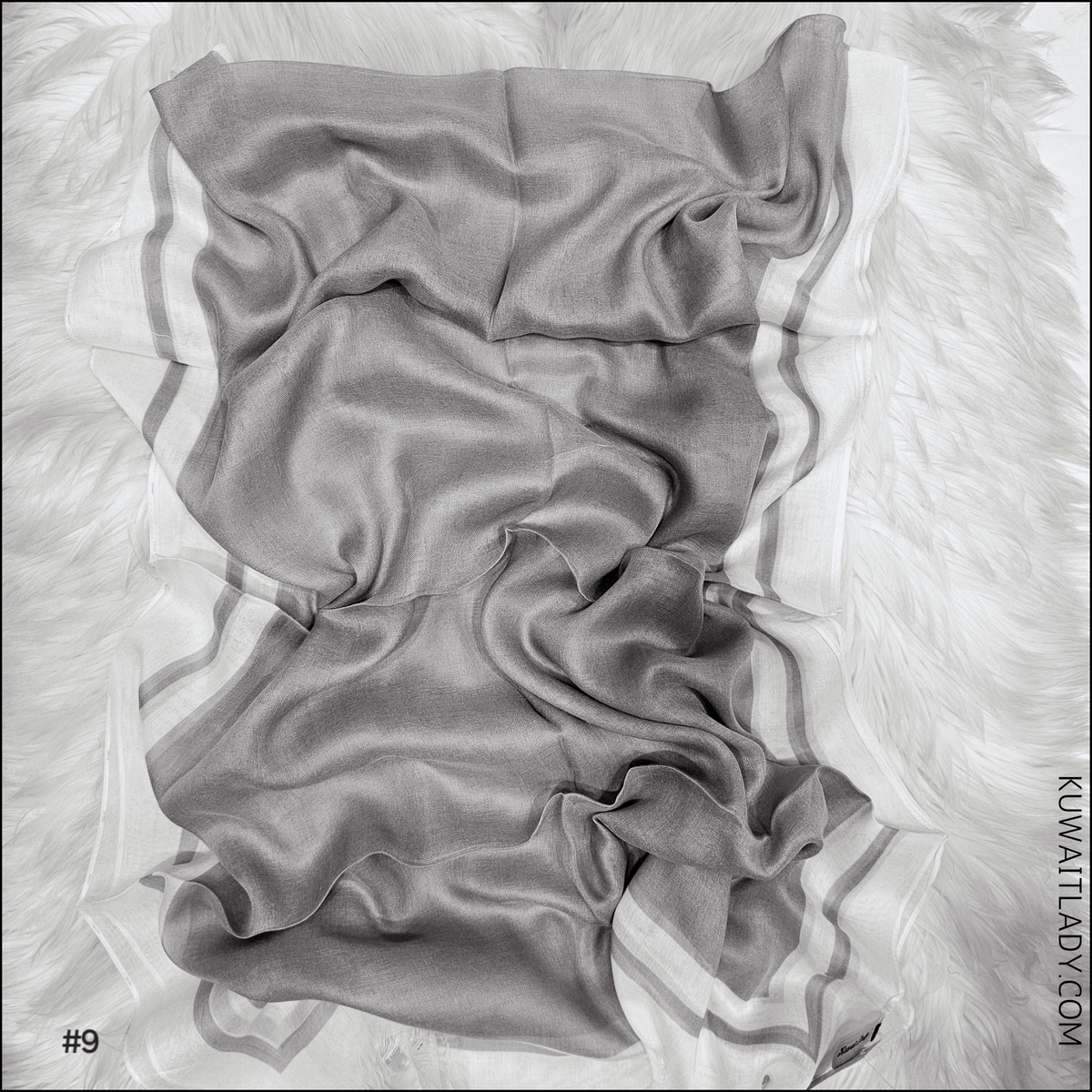 Duo Frame Linen Scarf