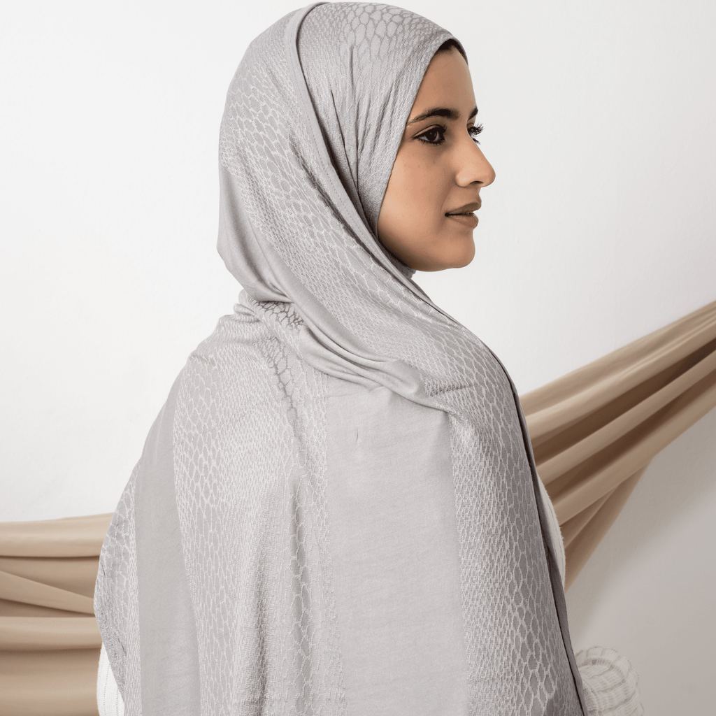 وشاح "هابنينغ" من قطن الجاكار