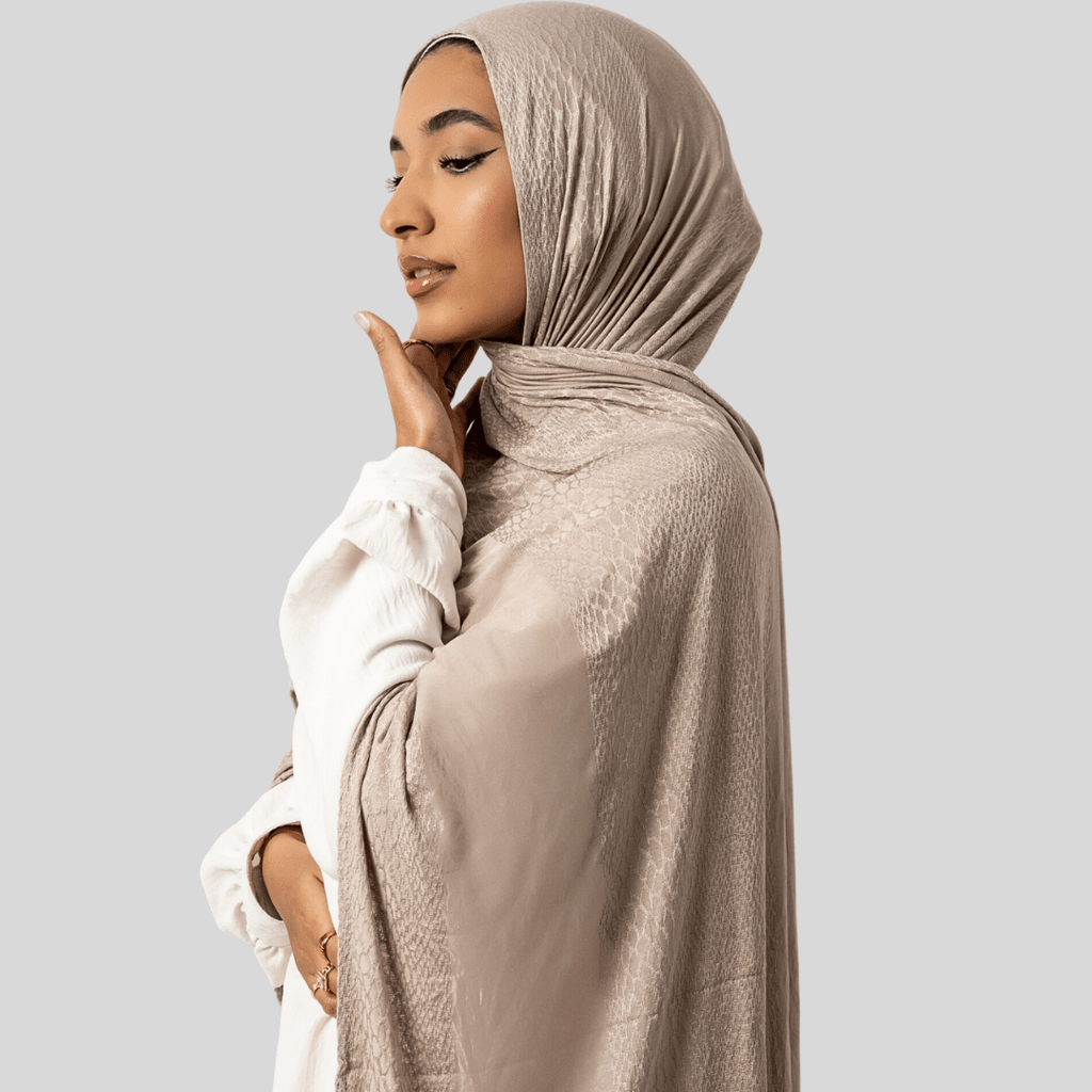 وشاح "هابنينغ" من قطن الجاكار