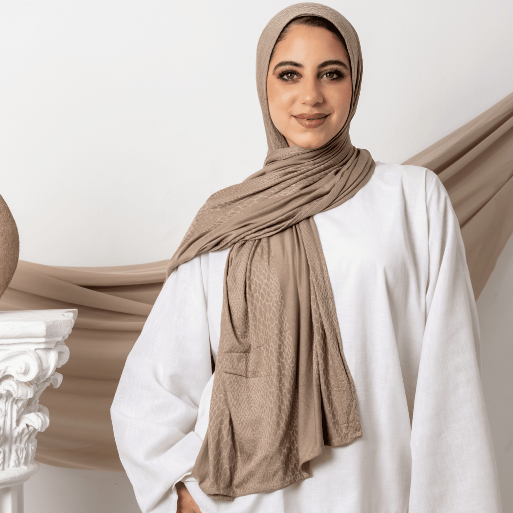 وشاح "هابنينغ" من قطن الجاكار
