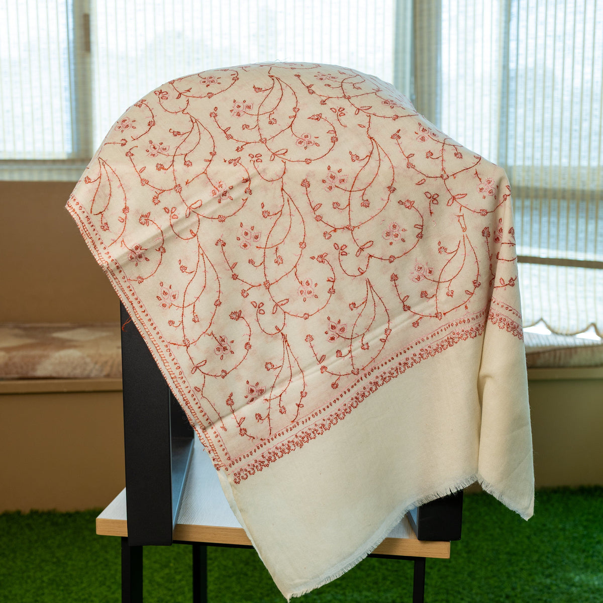 Jaalidar Shawl