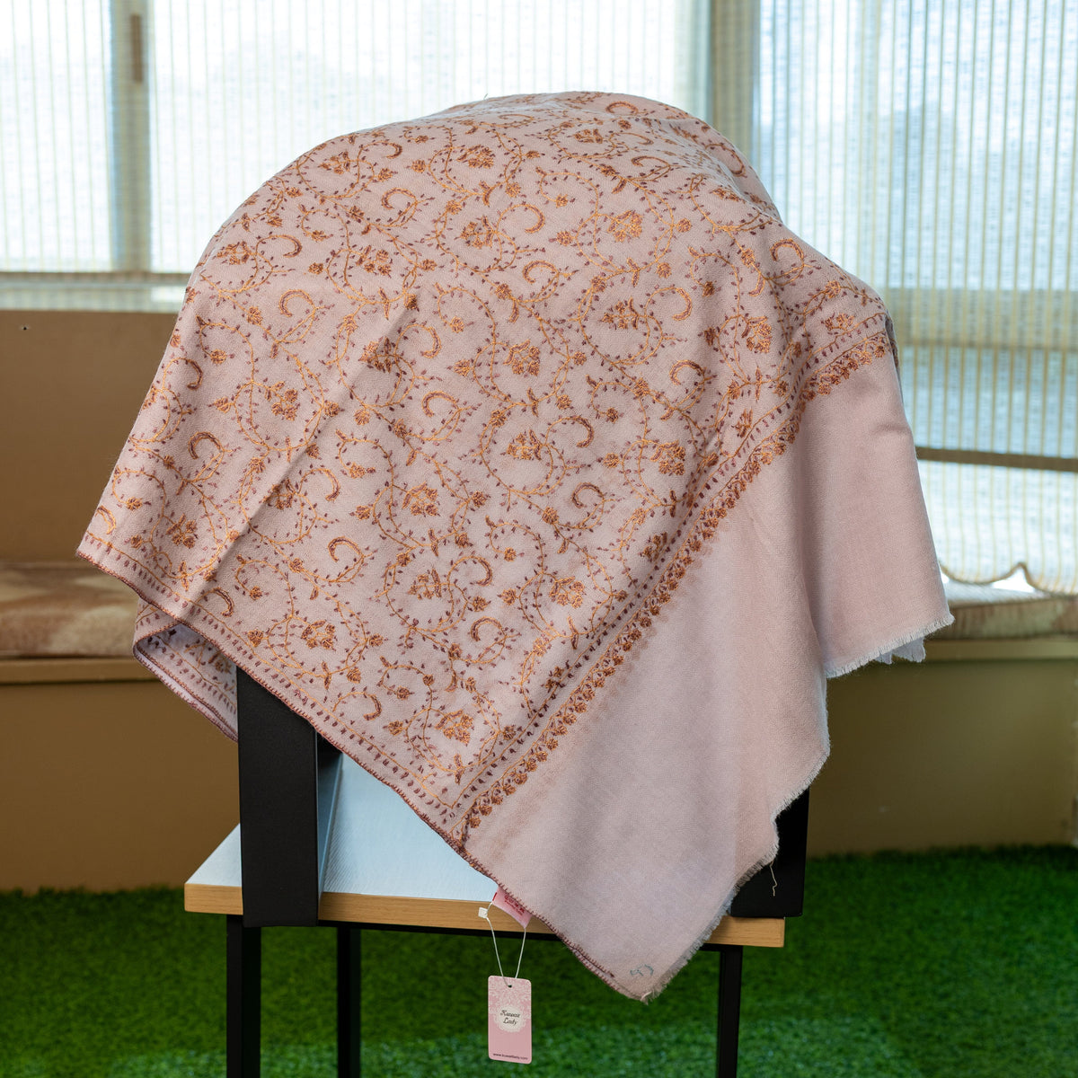 Jaalidar Shawl