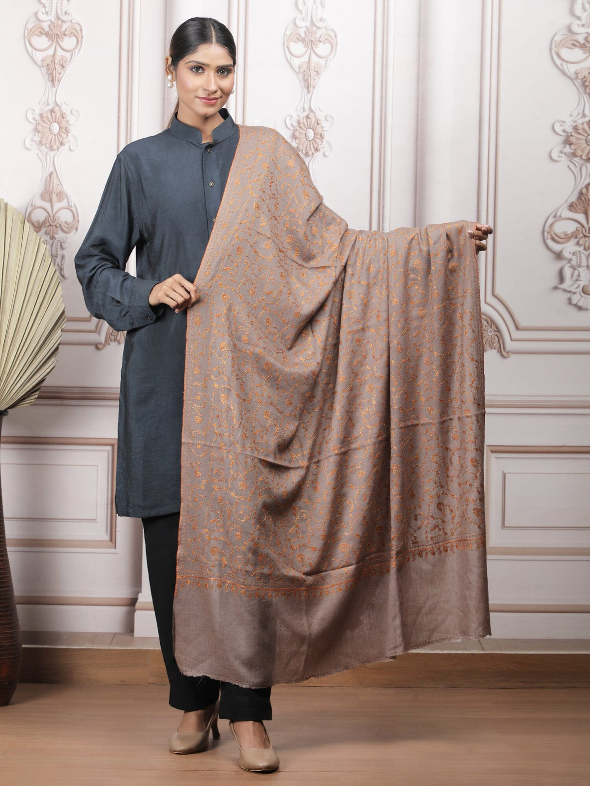 Jaalidar Shawl