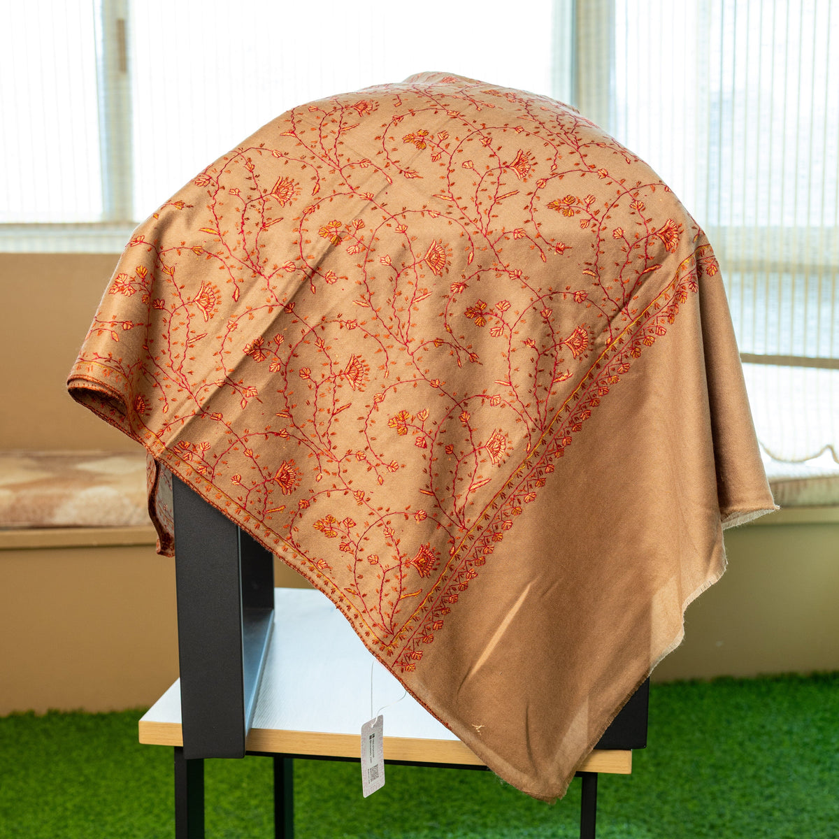 Jaalidar Shawl