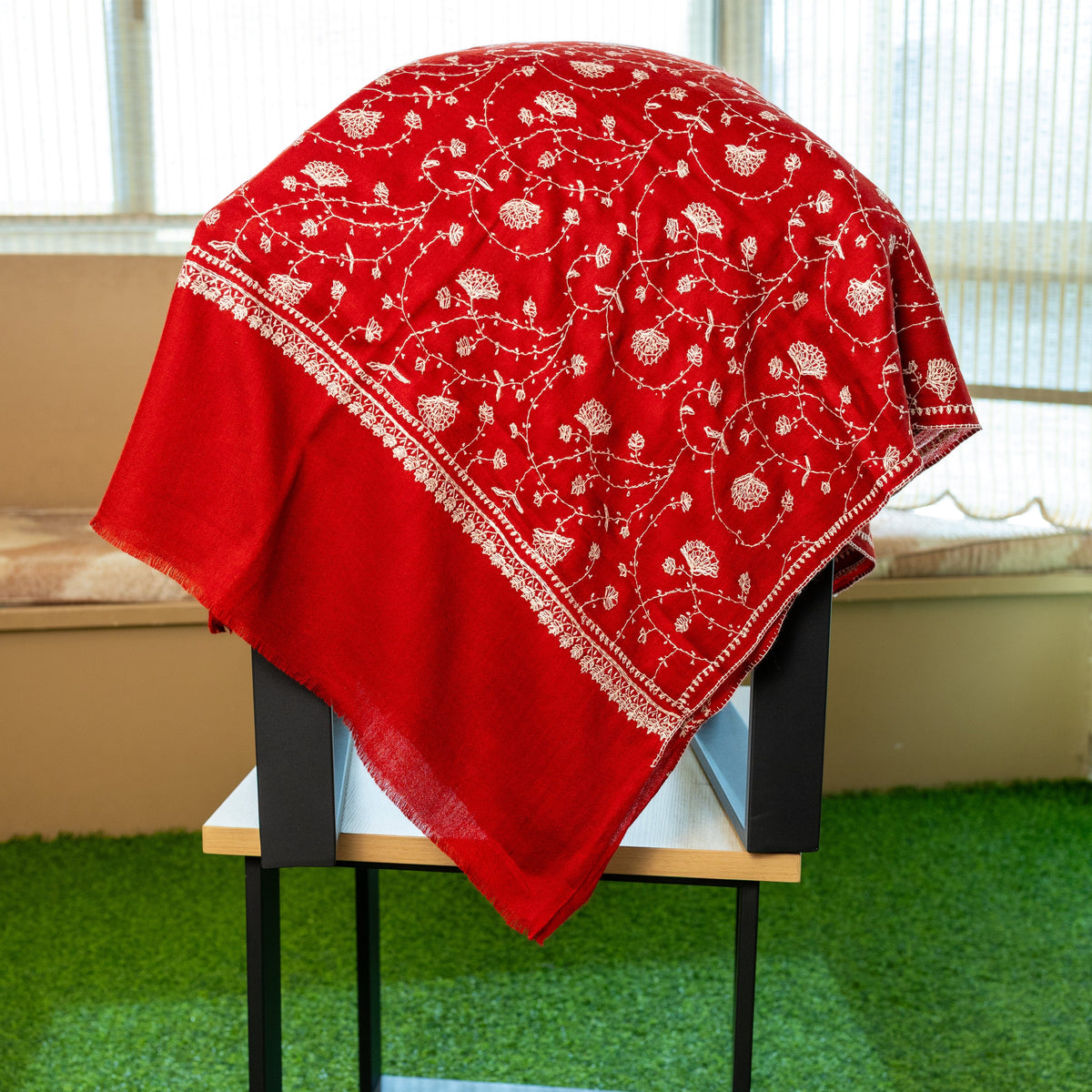 Jaalidar Shawl