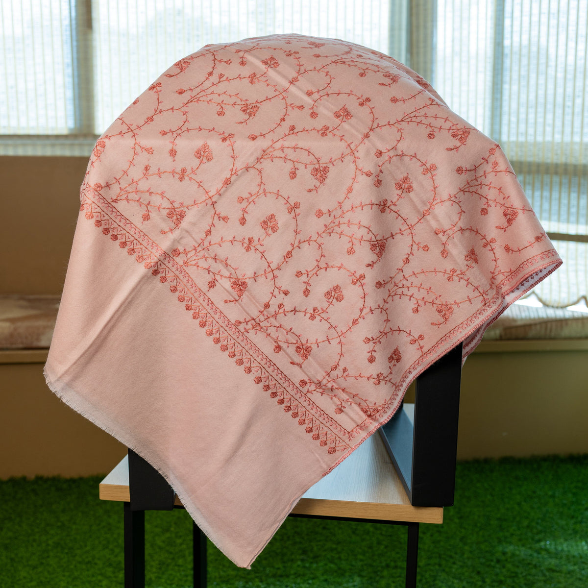 Jaalidar Shawl
