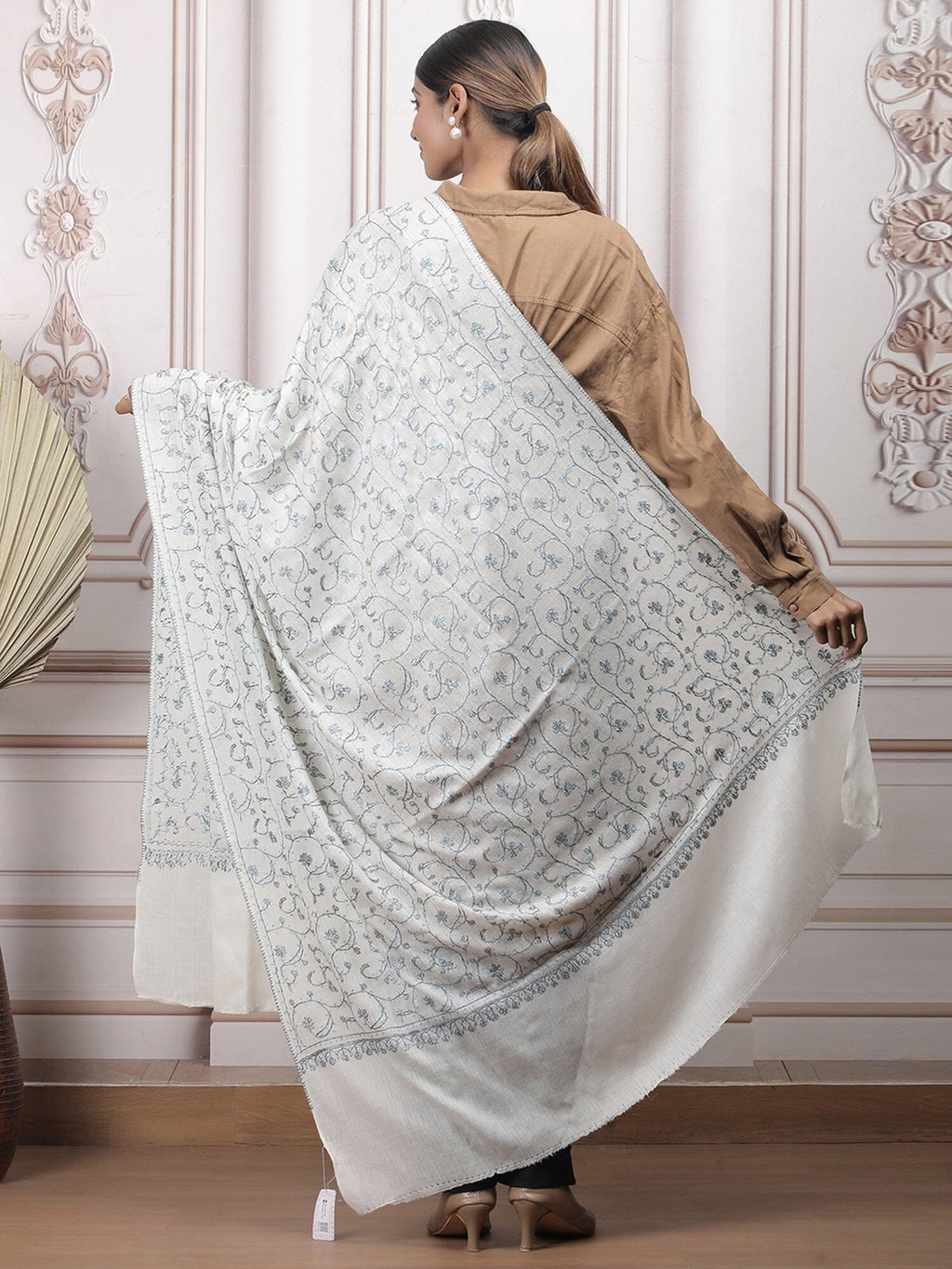 Jaalidar Shawl