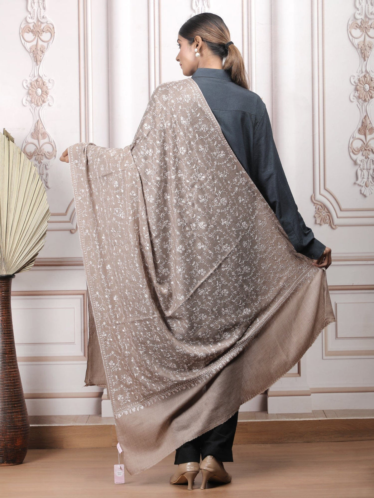 Jaalidar Shawl