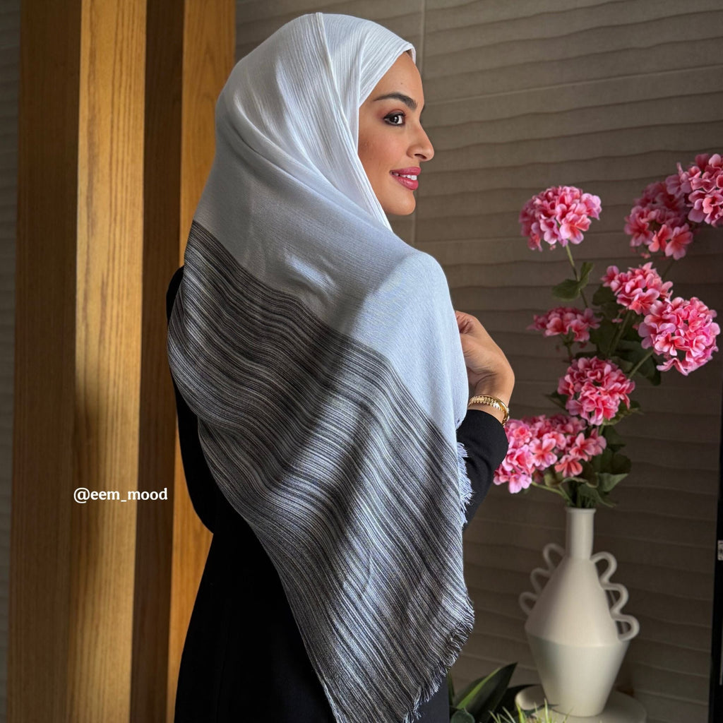وشاح تايلاندي مقلم