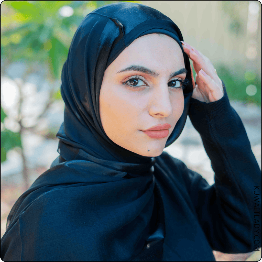 أناقة الشريط الواحد من الساتان