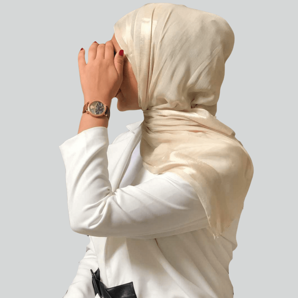 أناقة الشريط الواحد من الساتان