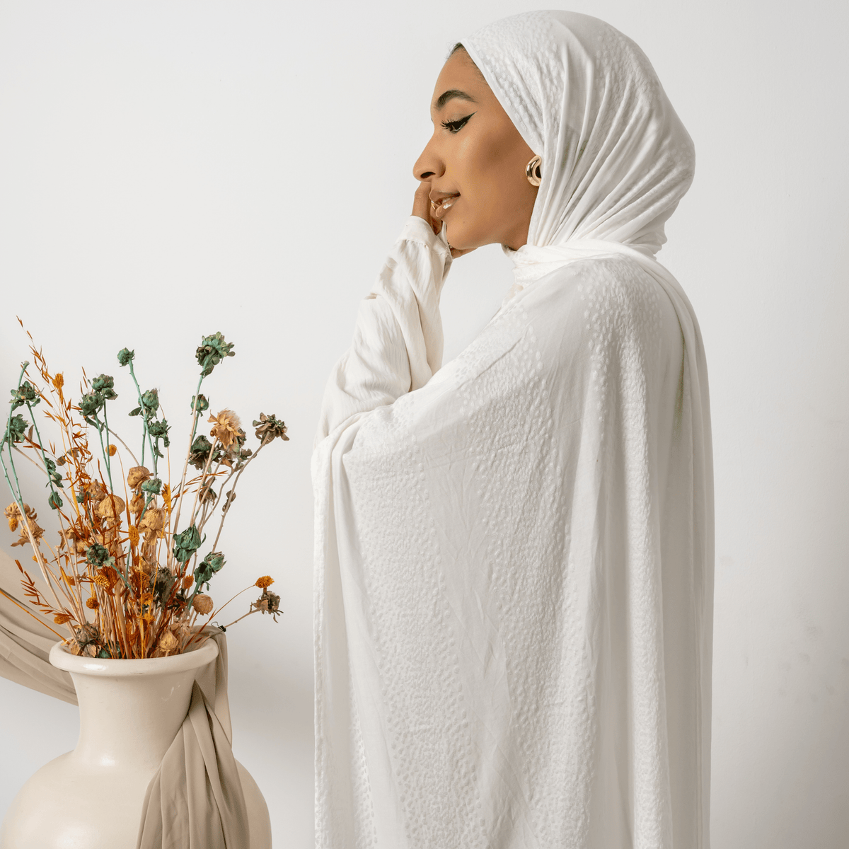 وشاح قطني مطاطي منقط