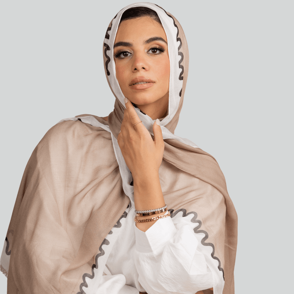 وشاح كتان بنقشة الزجزاج